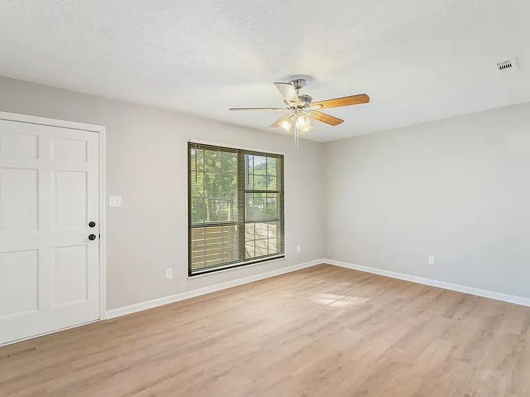 2809 Lay Ave — Photo 4