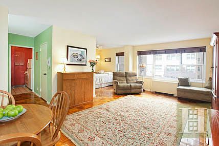 2nd image of 20 E 9th St #3R