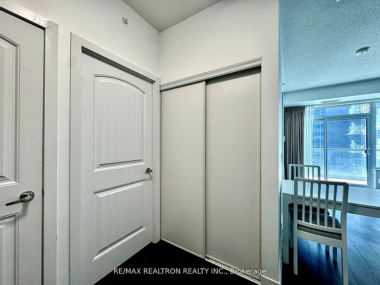 7 Kenaston Gdns #329 — Photo 16