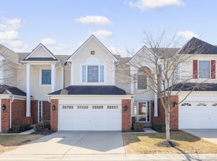 41861 Yeats Dr, Novi, MI 48377