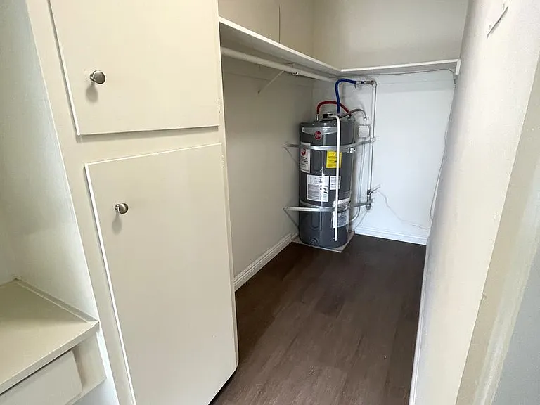 2630 Linden Ave #1 — Photo 8