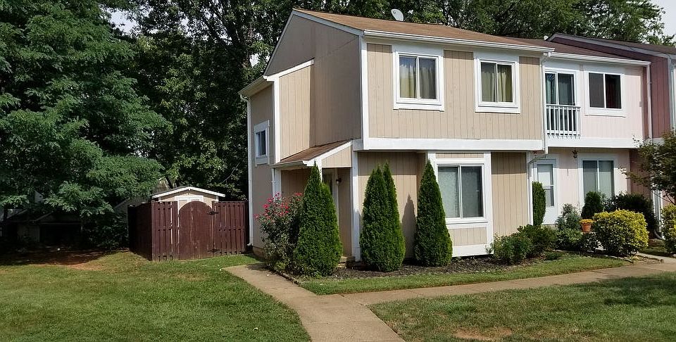 1st image of 48 Sugarland Square Ct