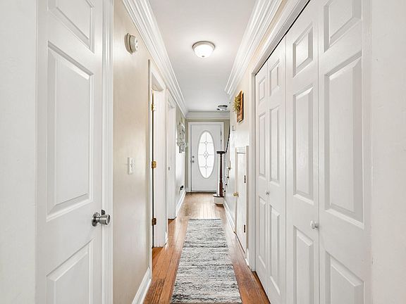 5th image of 373 Springview Ln