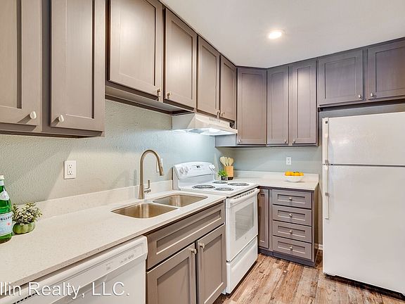 3rd image of 218 E Bridge St APT 4