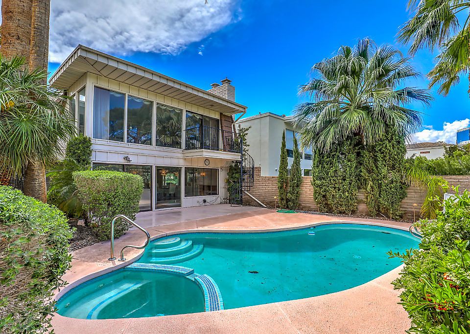 1st image of 852 Vegas Valley Dr