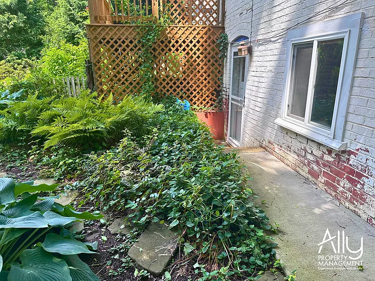 709 Park St — Photo 1