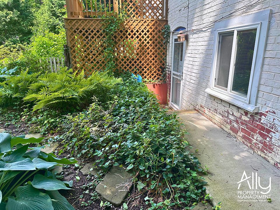 1st image of 709 Park St