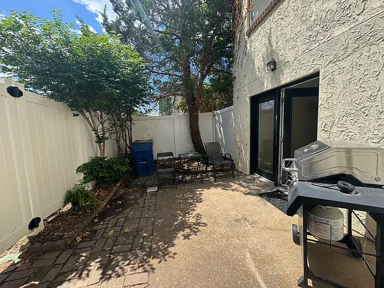 181 Carmel Woods Dr — Photo 17