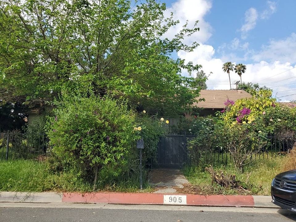1st image of 905 Prock St