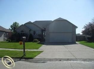 48680 Wheatfield St, Chesterfield, MI 48051