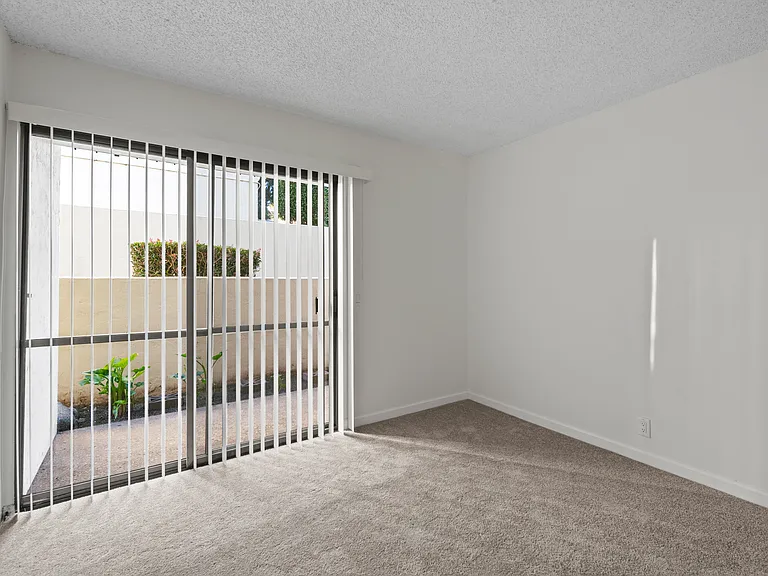 500 Glenwood Cir #411 — Photo 18