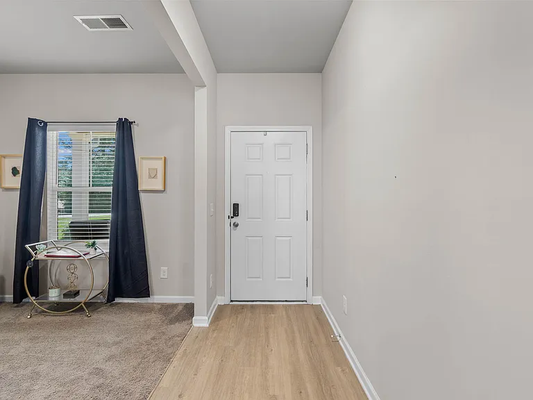 1518 Valley Brook Dr SW — Photo 5