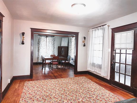 2nd image of 3852 Marietta Dr