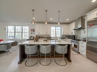 35 Walnut Ridge Ct, Stamford, CT 06905