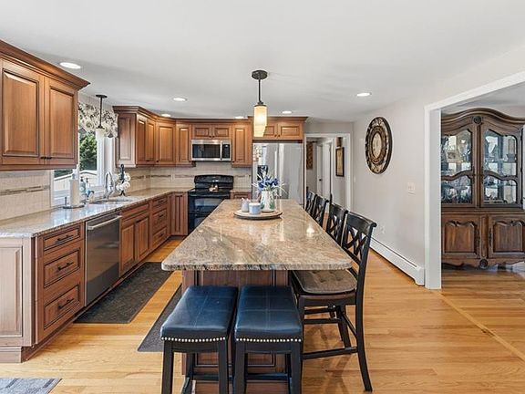 3rd image of 6 Setian Cir