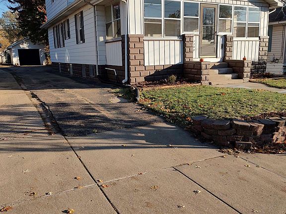 3rd image of 1209 W Virginia Ave