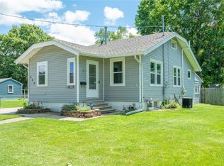 609 N 8th Ave E, Newton, IA 50208