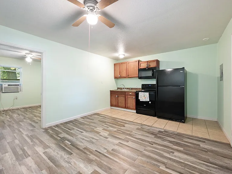 3524 Avenue M #B — Photo 3