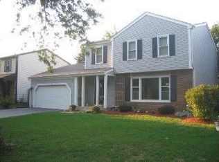 1150 Hygate Dr, Roselle, IL 60172