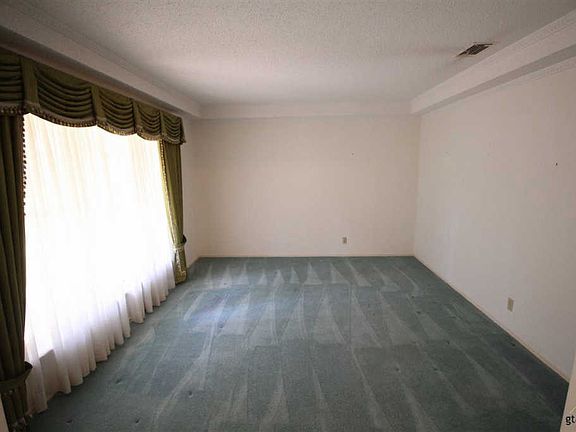 3rd image of 1418 Sequoia Dr
