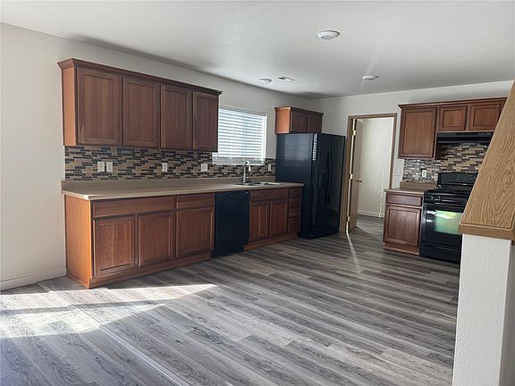 4th image of 17805 Silver Creek Avenue E
