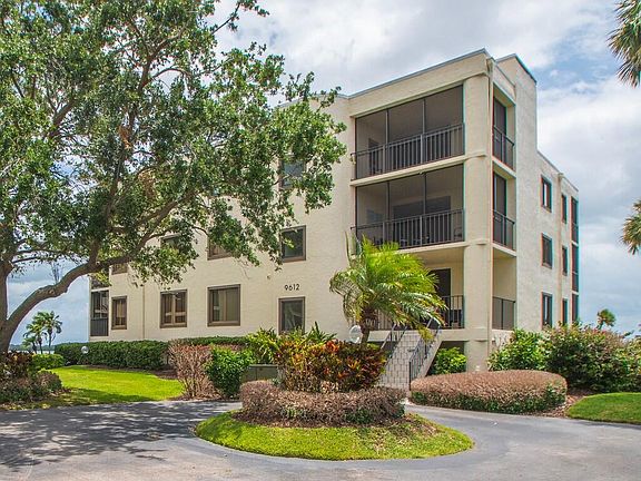 3rd image of 9612 Riverside Drive #203