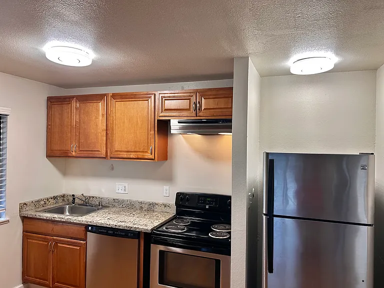101 Kinross Dr #4 — Photo 26