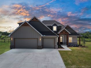 19021 Orchard Cir, Catoosa, OK 74015