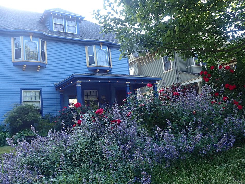 1st image of 569 College Ave SE
