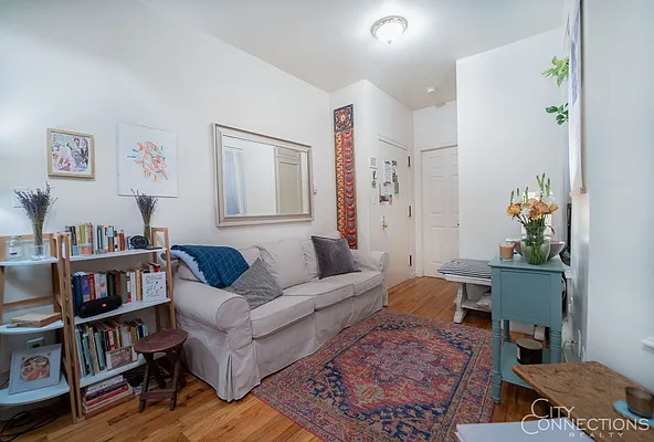 Rented by City Connections Realty | media 12