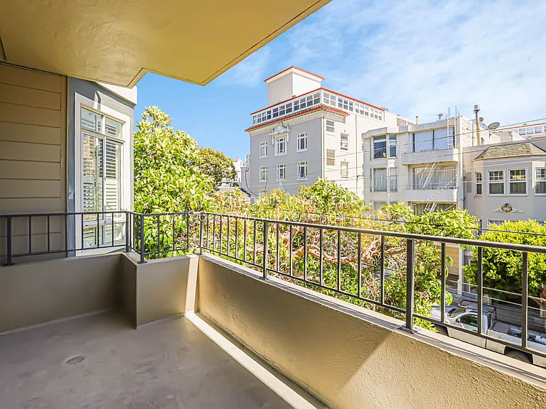 1550 Vallejo St #4 — Photo 11