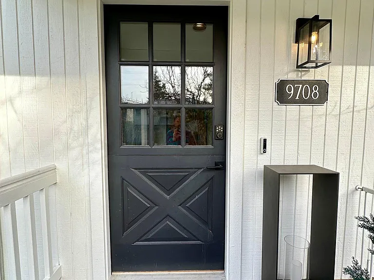 9708 NE 1st St — Photo 3