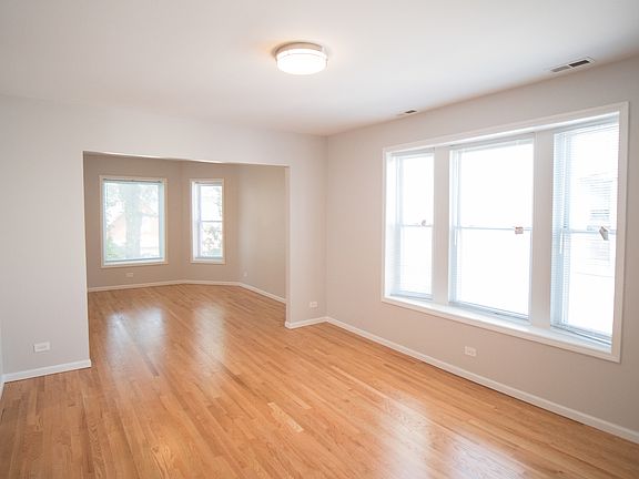 3rd image of 1341 N Lawndale Ave APT 2F