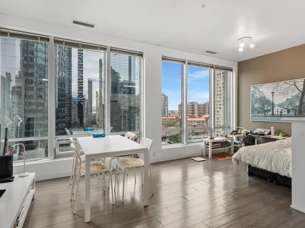 989 Nelson St #902, Vancouver, BC V6Z 2S1