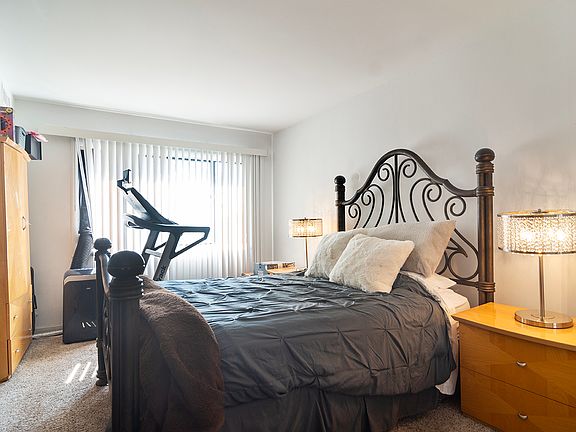 5th image of 4000 N Bayside Dr #206