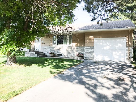 3rd image of 3017 Avenue E