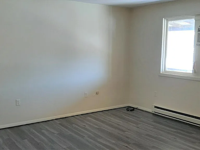1312 Pleasant Valley Blvd #3 — Photo 2