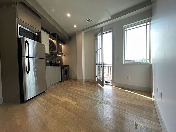 2nd image of 82 N Henry St #4F