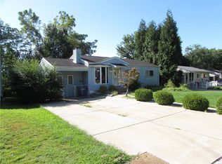 2234 Pecan Dr, Saint Louis, MO 63125
