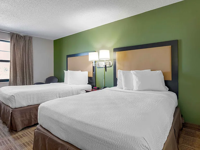 Studio Suite - 2 Full Beds