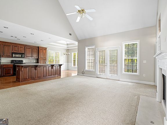4th image of 56 Edgar Dr