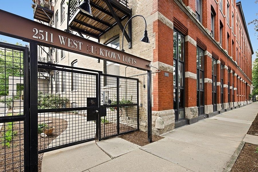 1st image of 2511 W Moffat St APT 307-F