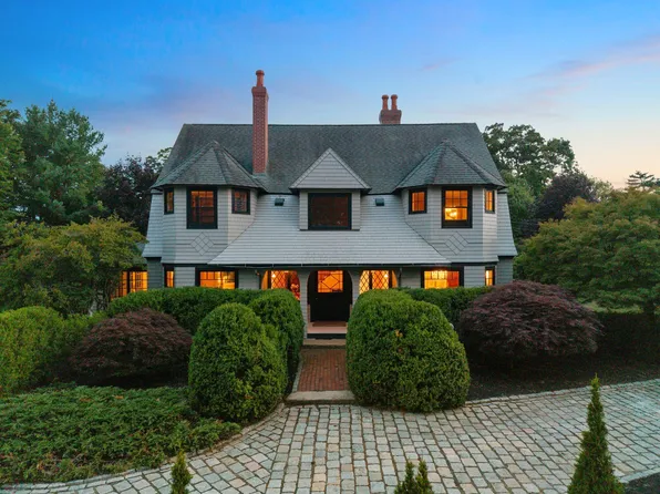 425 York Street, York, ME 03909