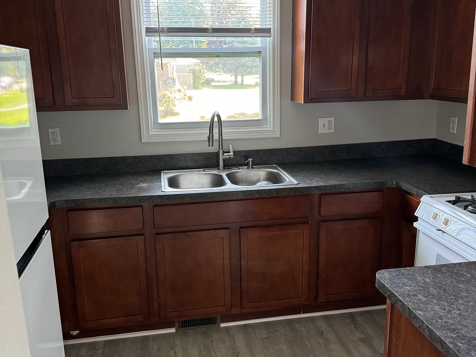 2 bed, 1000 sqft, $1,500 — Photo 4