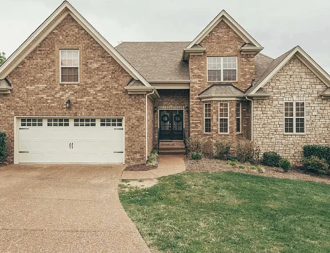 105 Chadwick Ct — Photo 1