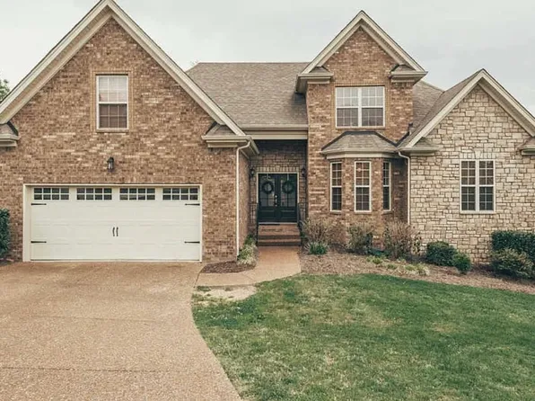 105 Chadwick Ct, Hendersonville, TN 37075