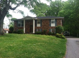 102 Eleazer Dr, Dickson, TN 37055