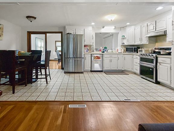 5th image of 115 Hancock St