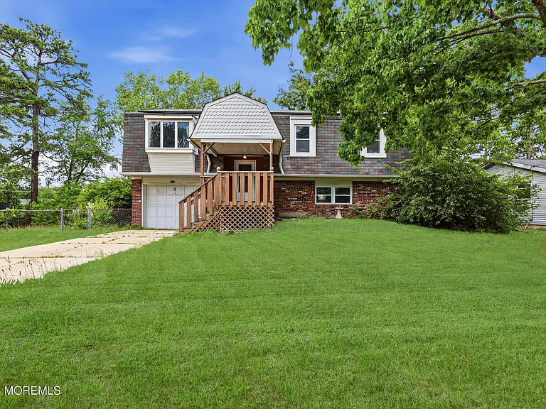 3 Cherokee Dr — Photo 1