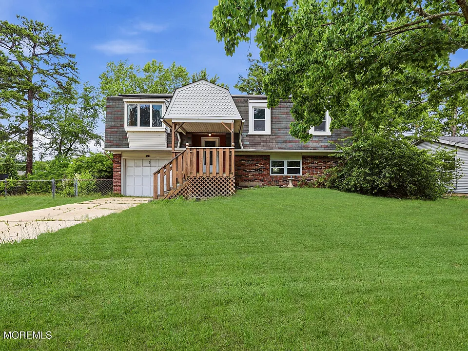 3 Cherokee Dr